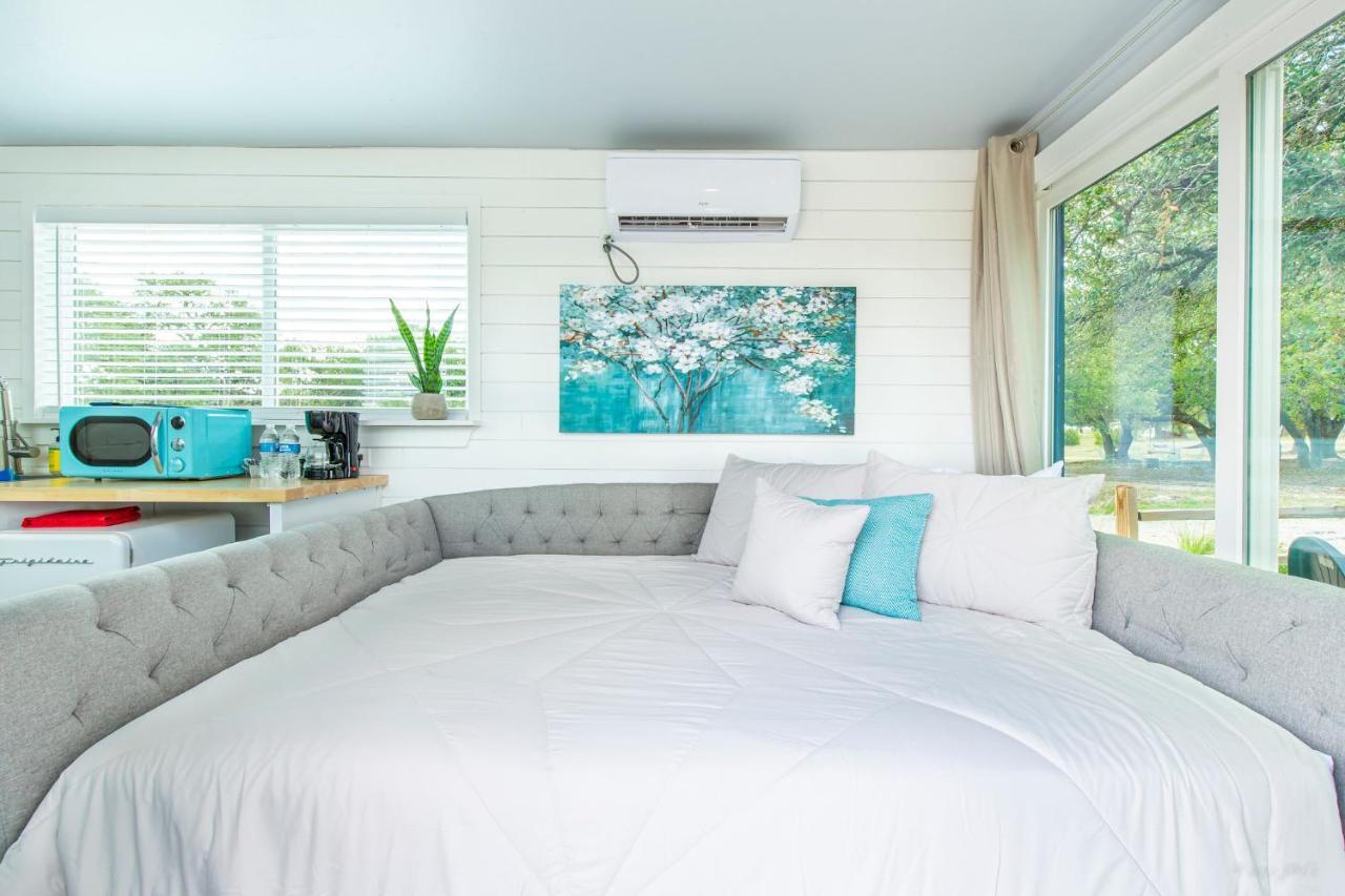 The Container Retreat @ 290 Wine Trail #1 Escape To Hye, Tx Vila Exterior foto